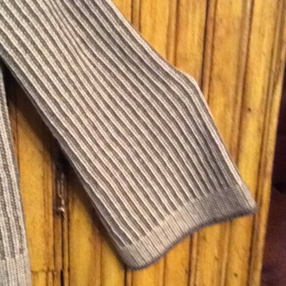 St. John Cardigan - Picture 5 of 7